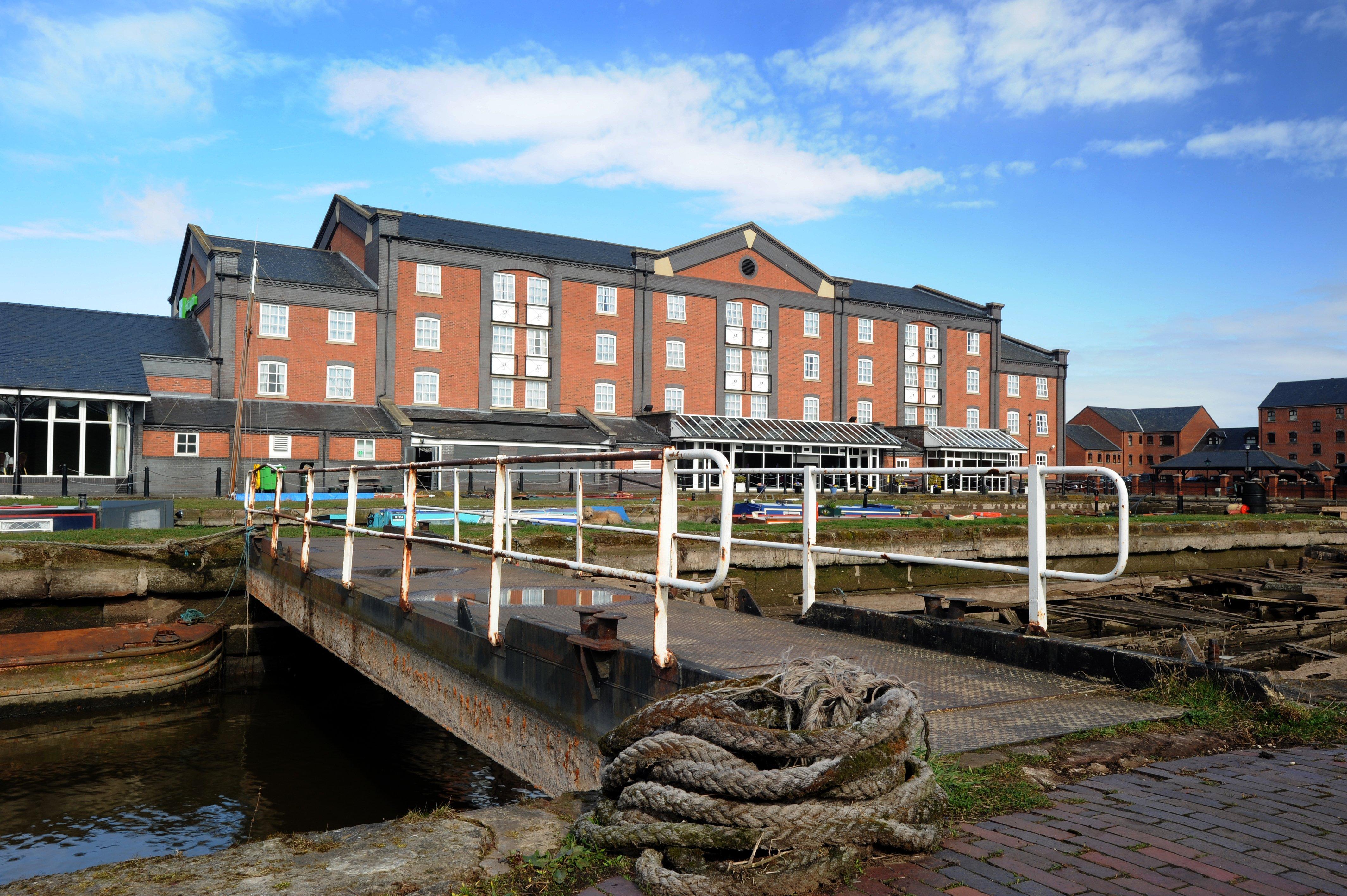 Holiday Inn Ellesmere Port/Cheshire Oaks By Ihg מראה חיצוני תמונה