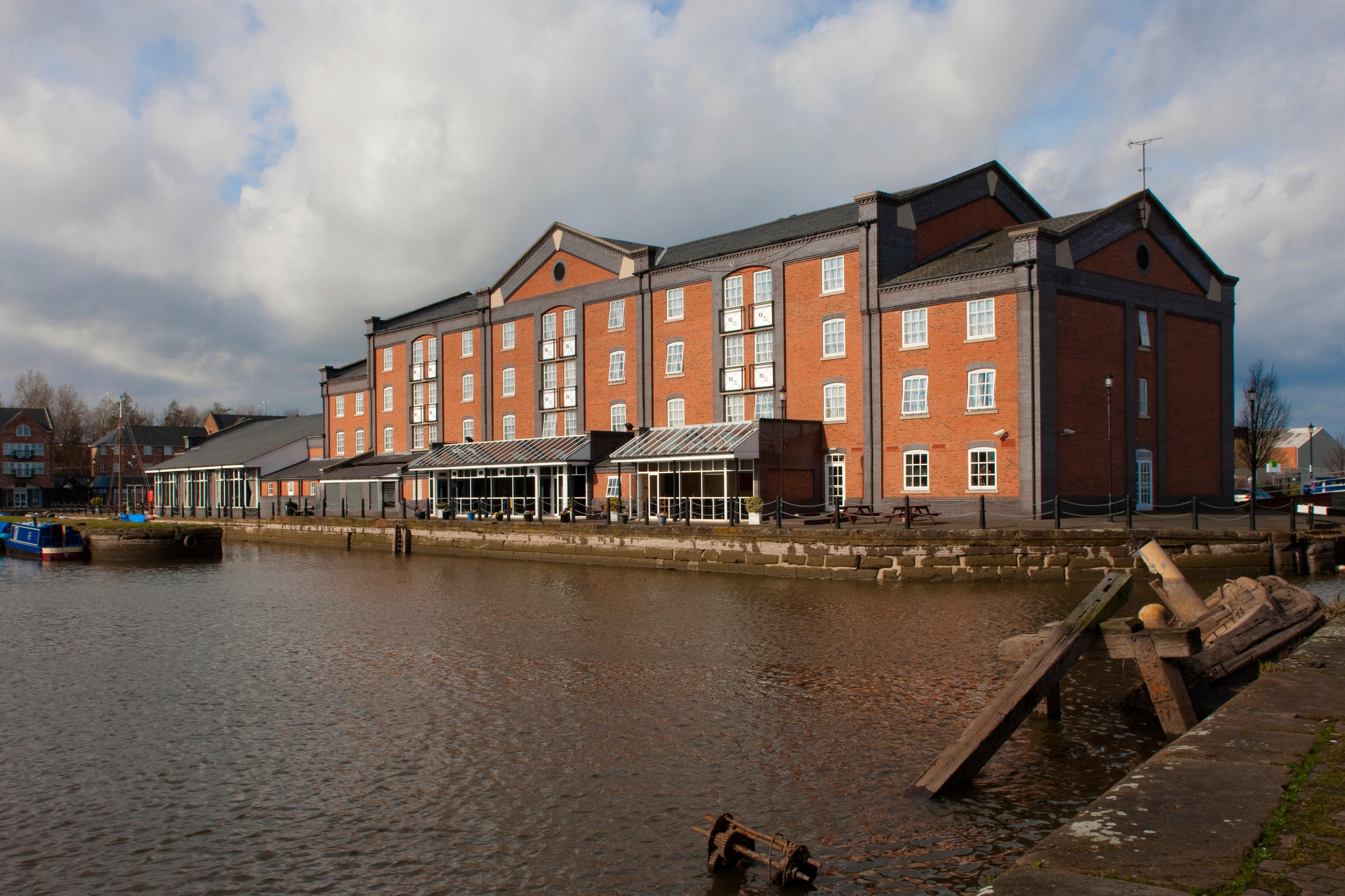 Holiday Inn Ellesmere Port/Cheshire Oaks By Ihg מראה חיצוני תמונה