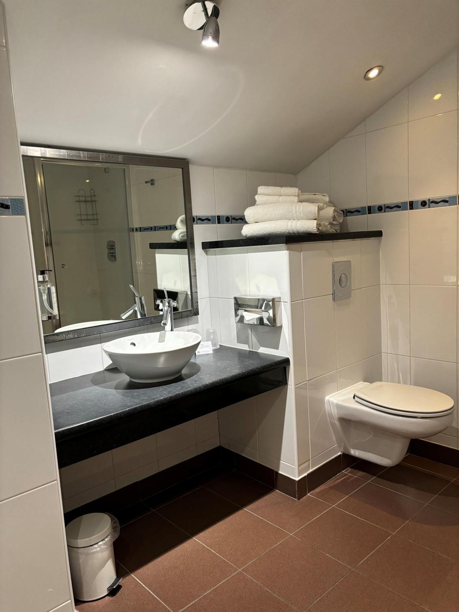 Holiday Inn Ellesmere Port/Cheshire Oaks By Ihg מראה חיצוני תמונה
